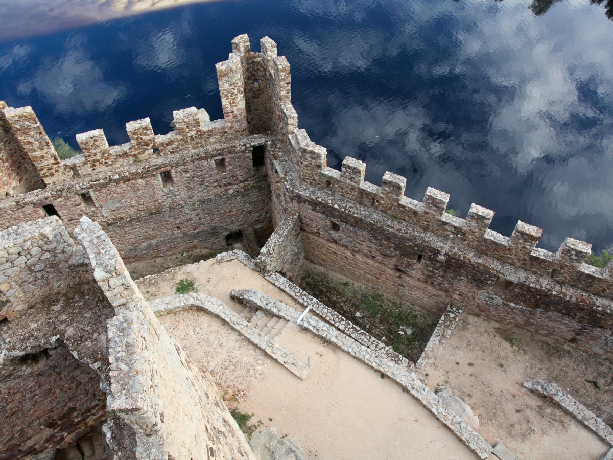 Almoural Castle