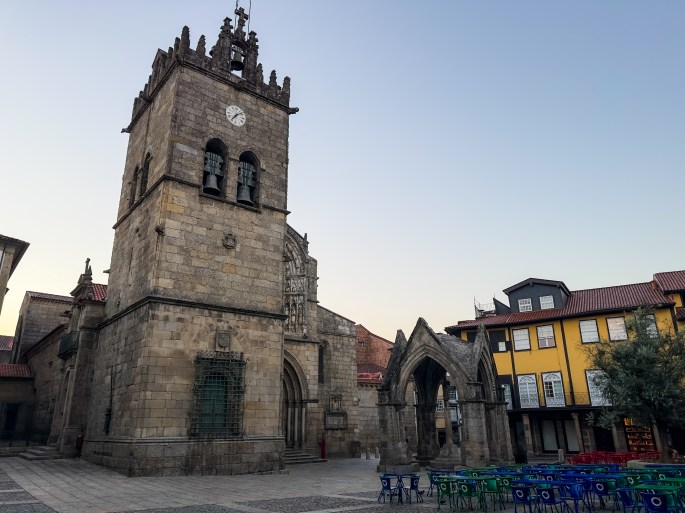 Igreja de Nossa Senhora da Oliveira, Guimarâes