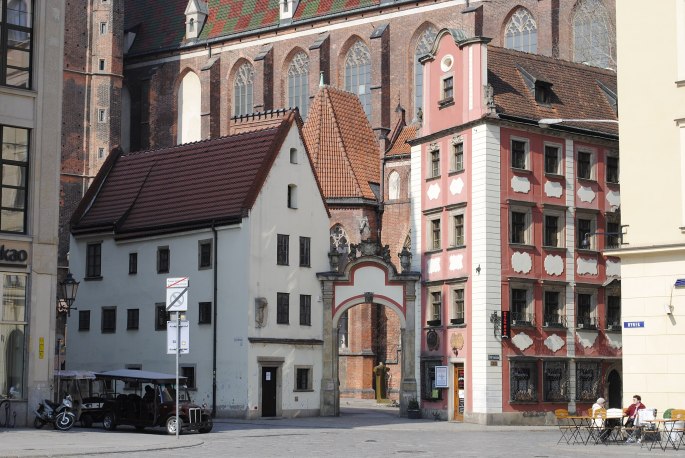 Daviidos, CC BY-SA 4.0 , via Wikimedia Commons